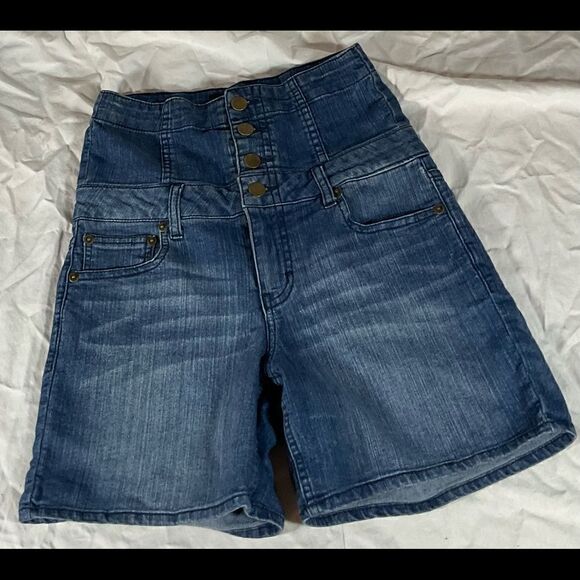 🔥❤️🔥 Forever 21 Hi Waist 3 Button Denim Blue Jean Shorts US Size 26 EPC - Picture 1 of 4